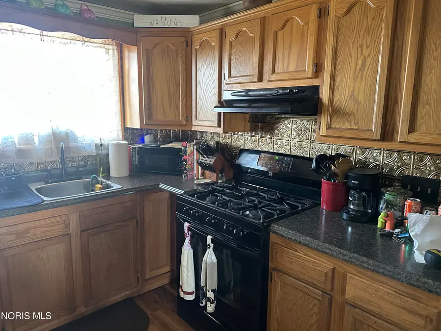 1122 Ottawa Avenue, Defiance, OH 43512 - #3