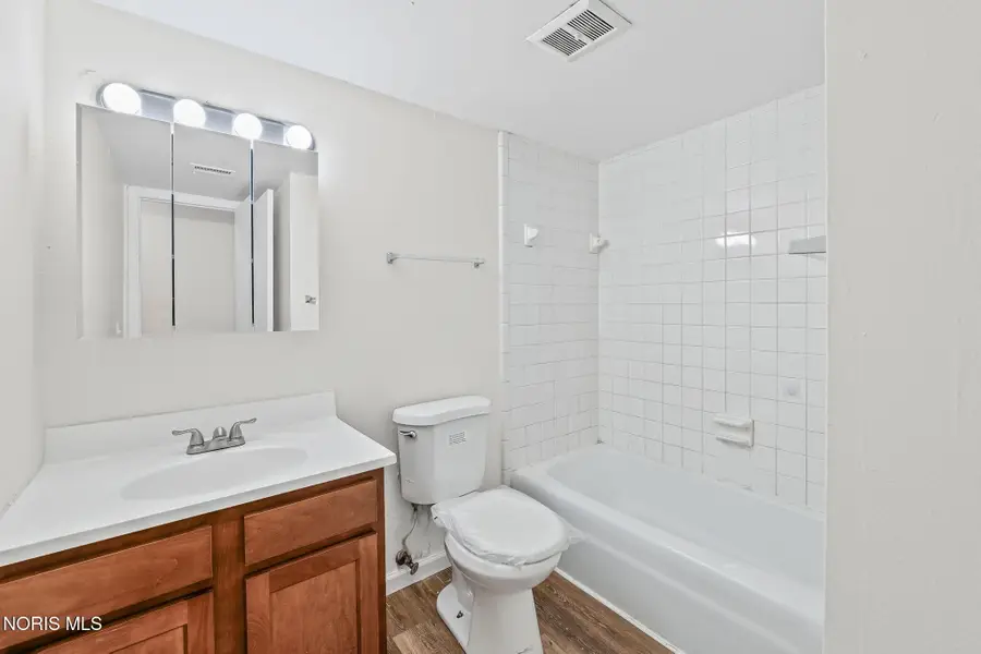 2820 Eldora Drive, Toledo, OH 43613 - #3