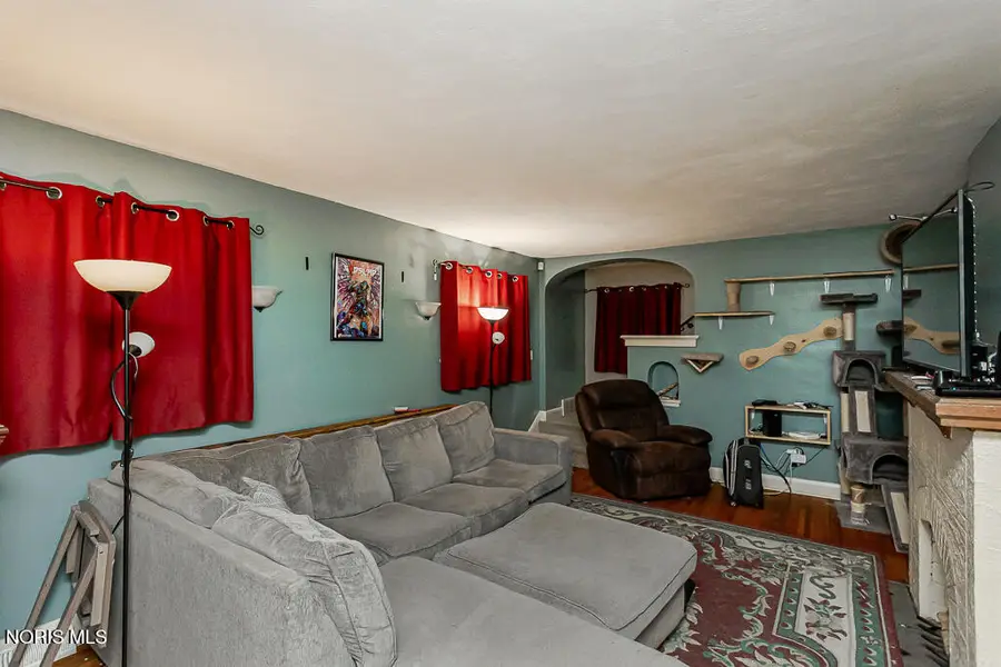 439 W Capistrano Avenue, Toledo, OH 43612 - #3