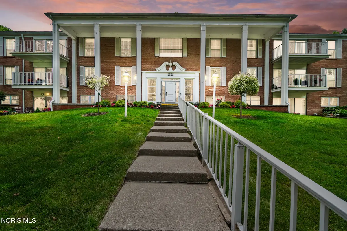 5679 Monroe Street, Sylvania, OH 43560 - #1