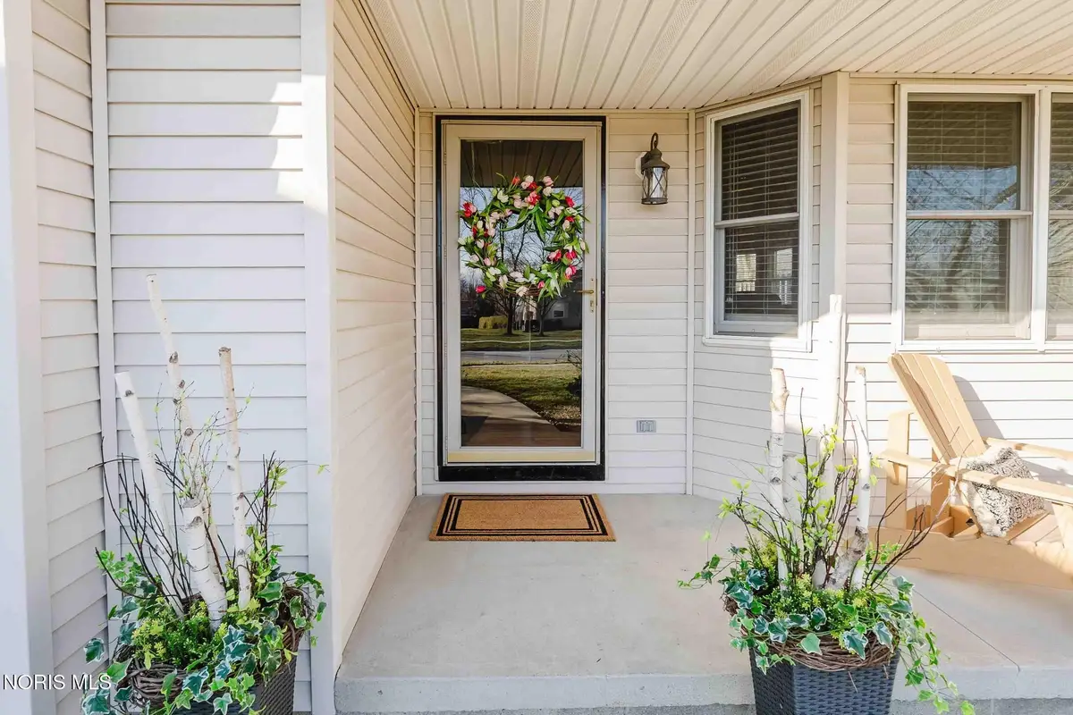 828 N Hill Trail, Findlay, OH 45840 - #1