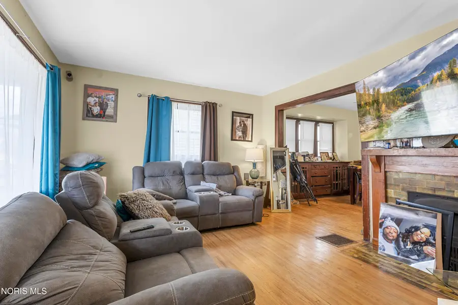 647 Carlton Street, Toledo, OH 43609 - #2