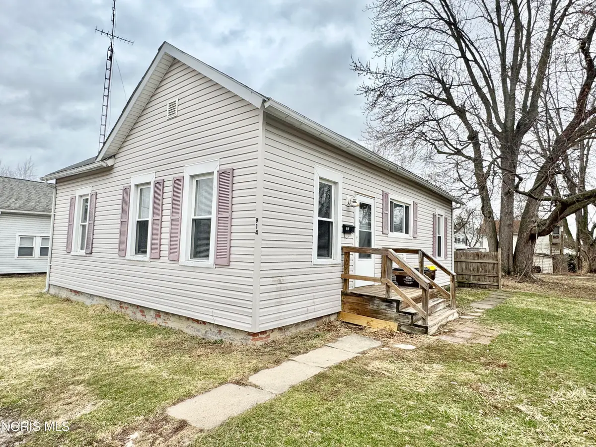 914 Warren Street, Defiance, OH 43512 - #1