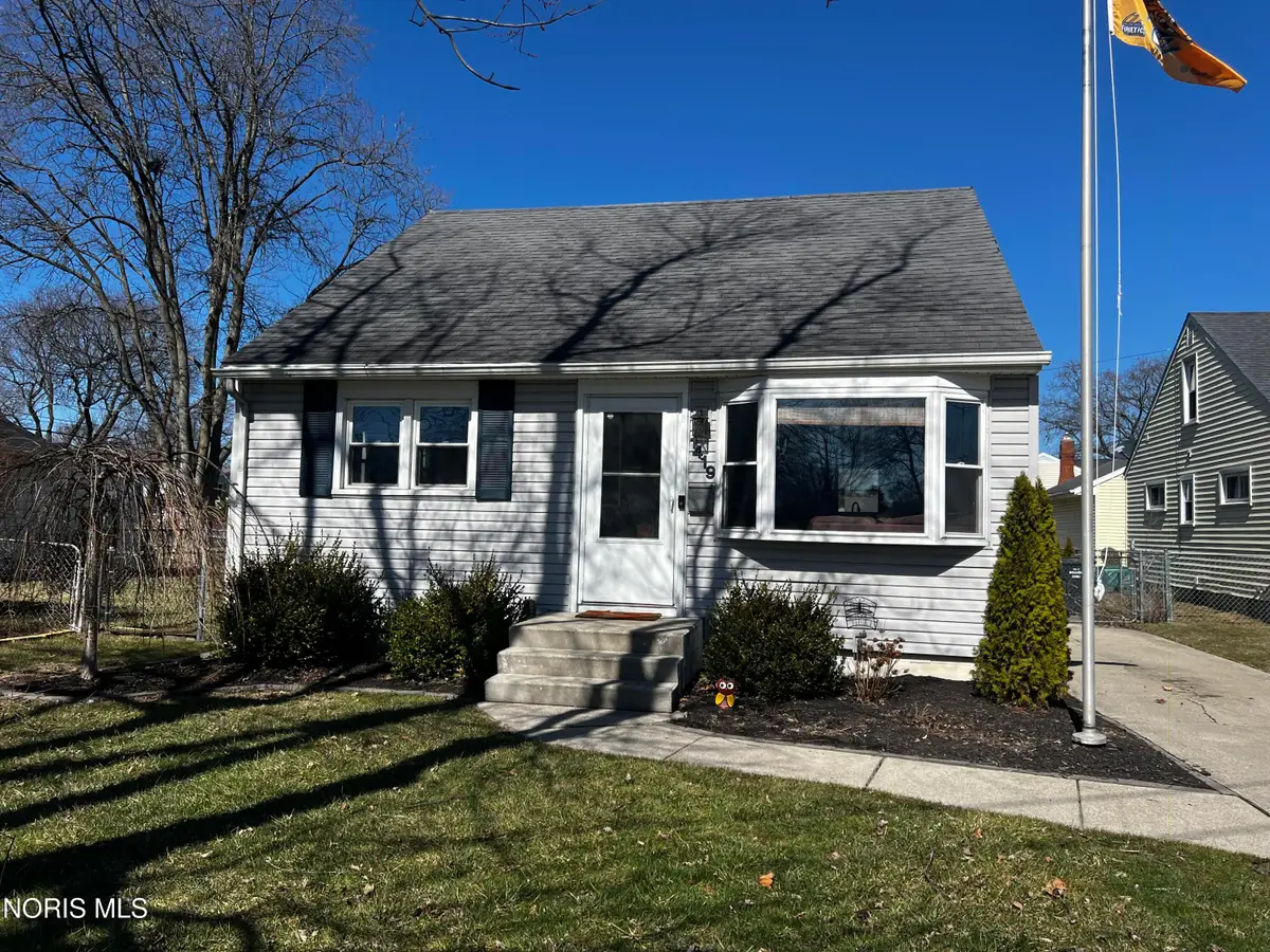 1419 7th Street, Maumee, OH 43537 - #1