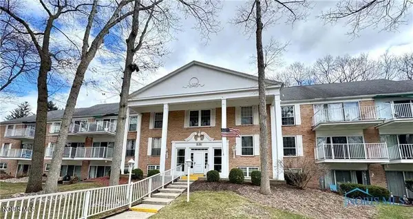 5679 Monroe Street, Sylvania, OH 43560