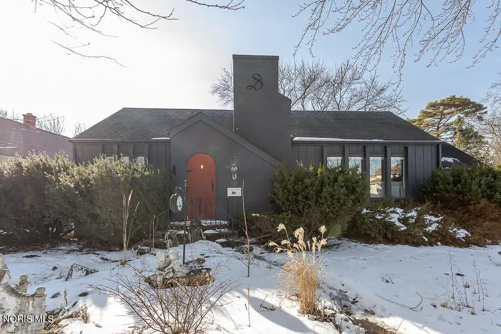 817 W Center Street, Fostoria, OH 44830 - #1