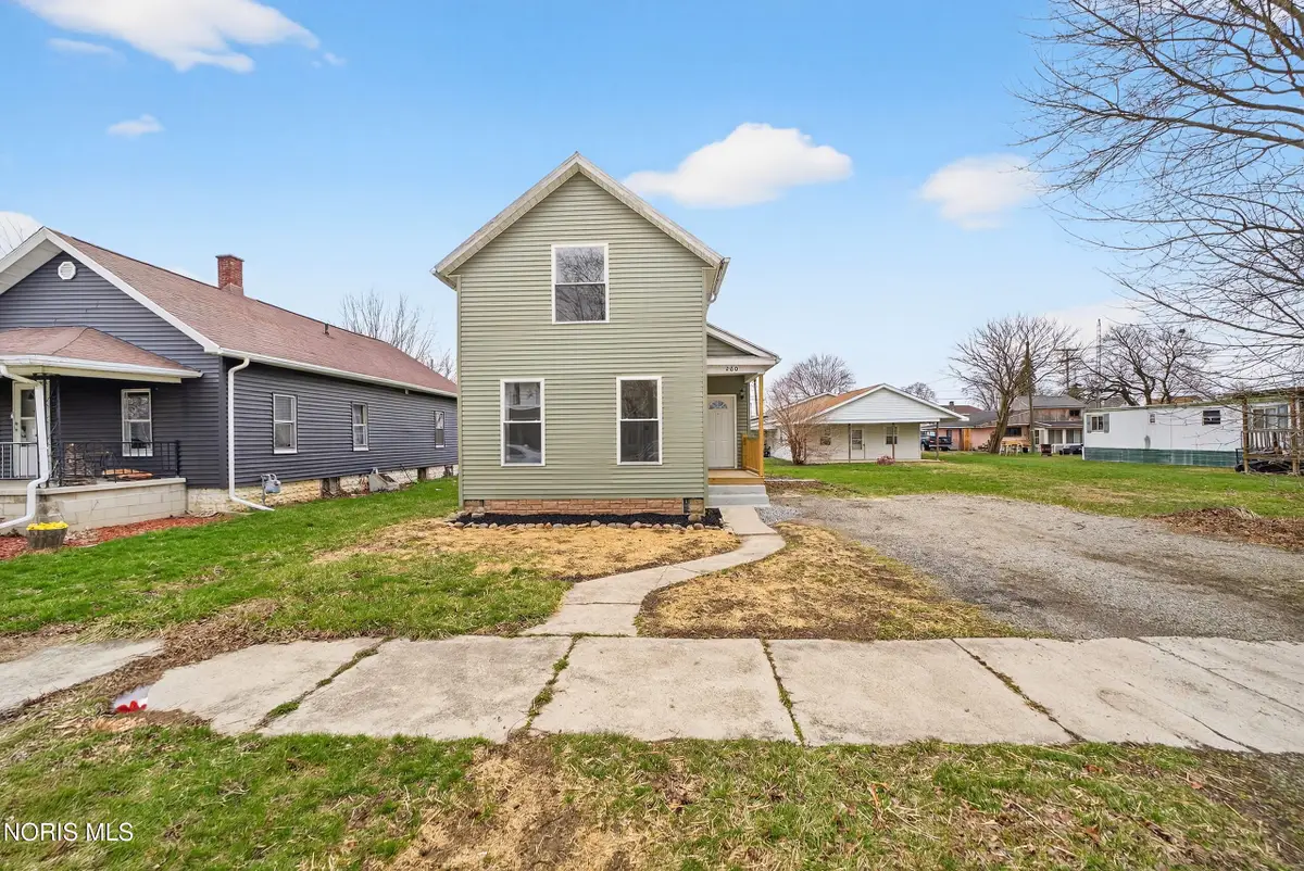 260 E 6th Street, Fostoria, OH 44830 - #1