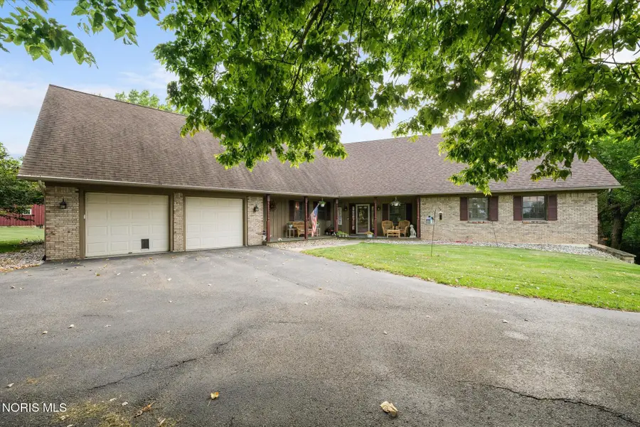 5002 Black Road, Monclova, OH 43542 - #2