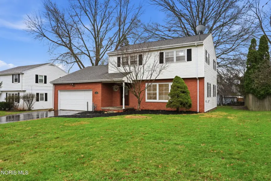 207 E Yates Avenue, Findlay, OH 45840 - #2