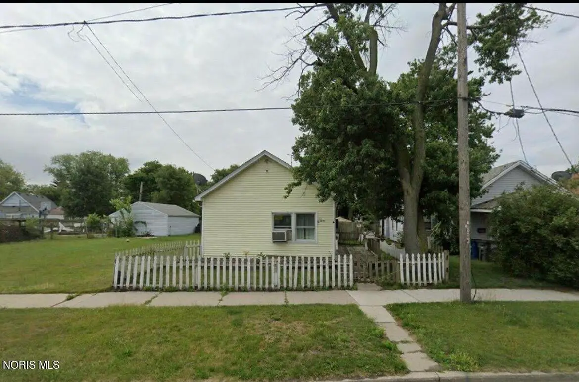 1601 Airline Avenue, Toledo, OH 43609 - #1