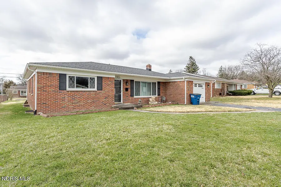 3021 Pinehurst Road, Toledo, OH 43613 - #2
