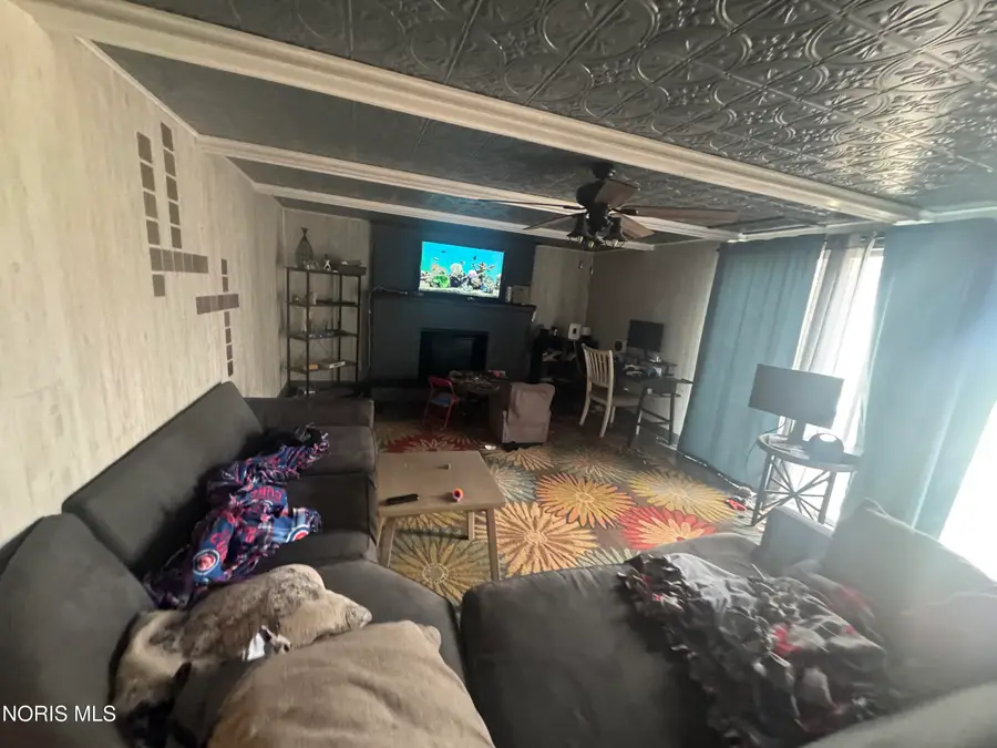 323 E South Street, Bryan, OH 43506 - #3