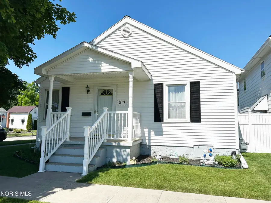 817 S Wood Street, Fostoria, OH 44830 - #3