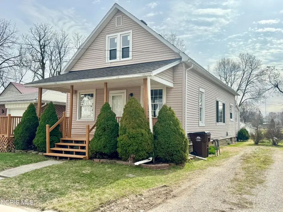 729 Jackson Avenue, Defiance, OH 43512 - #3