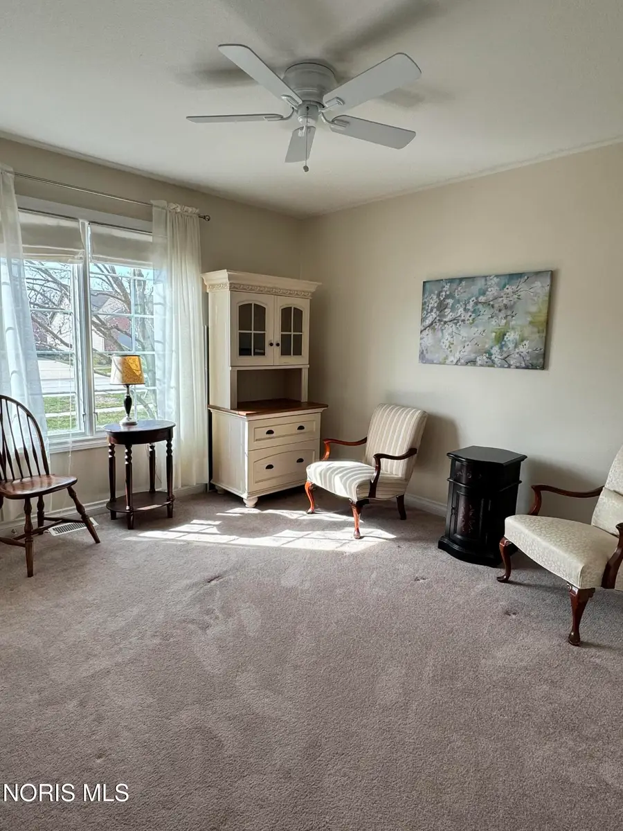 10126 S Shannon Hills Drive, Perrysburg, OH 43551 - #2