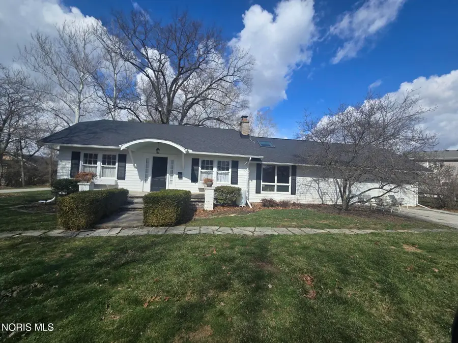 2210 River Road, Maumee, OH 43537 - #2