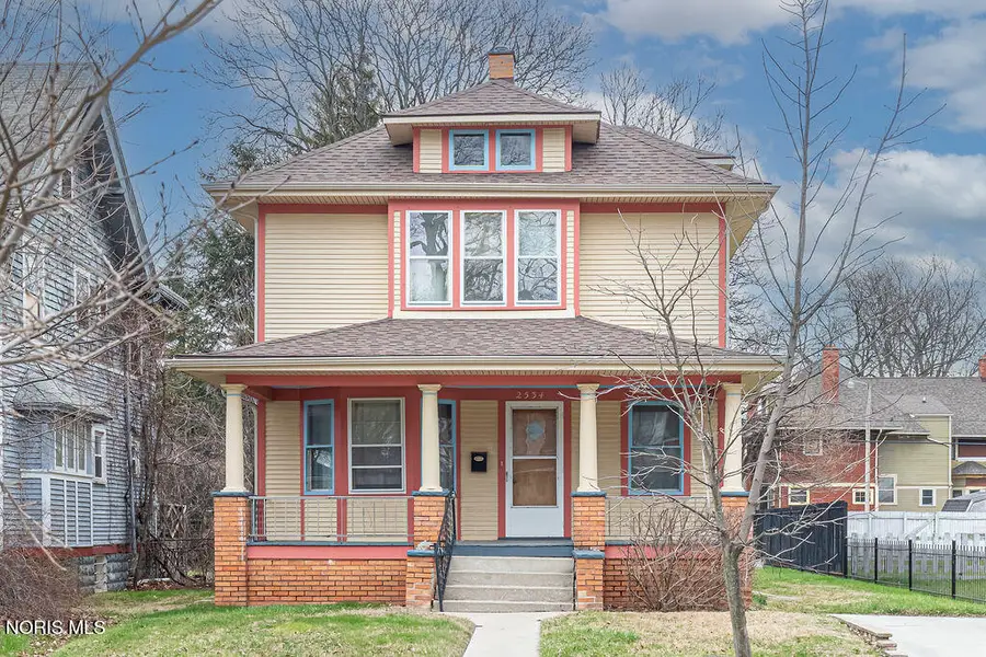 2534 Maplewood Avenue, Toledo, OH 43610 - #3