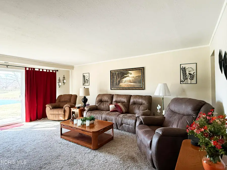 425 W Ridge Drive, Fostoria, OH 44830 - #2