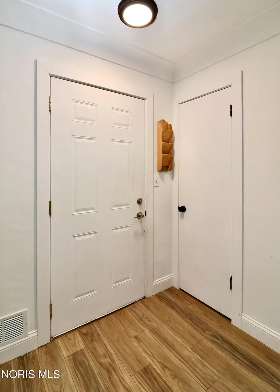 146 Jennings Road, Rossford, OH 43460 - #3