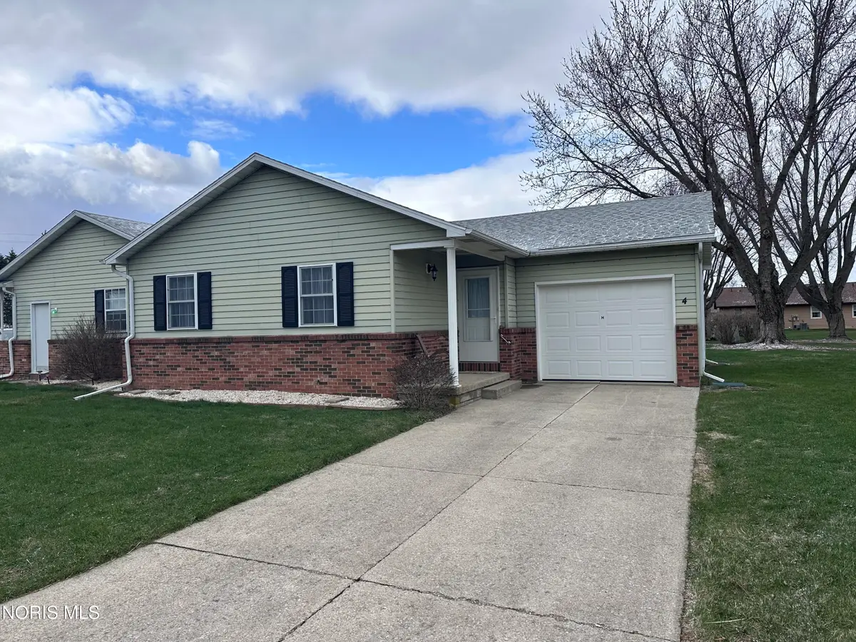 4 Augusta Drive, Bowling Green, OH 43402 - #1