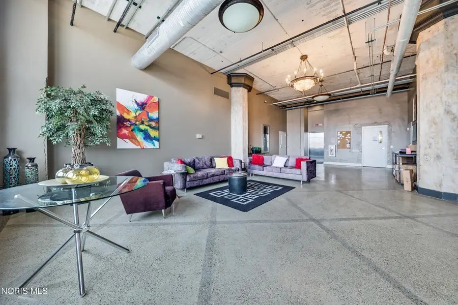 745 Washington Street, Toledo, OH 43604 - #3