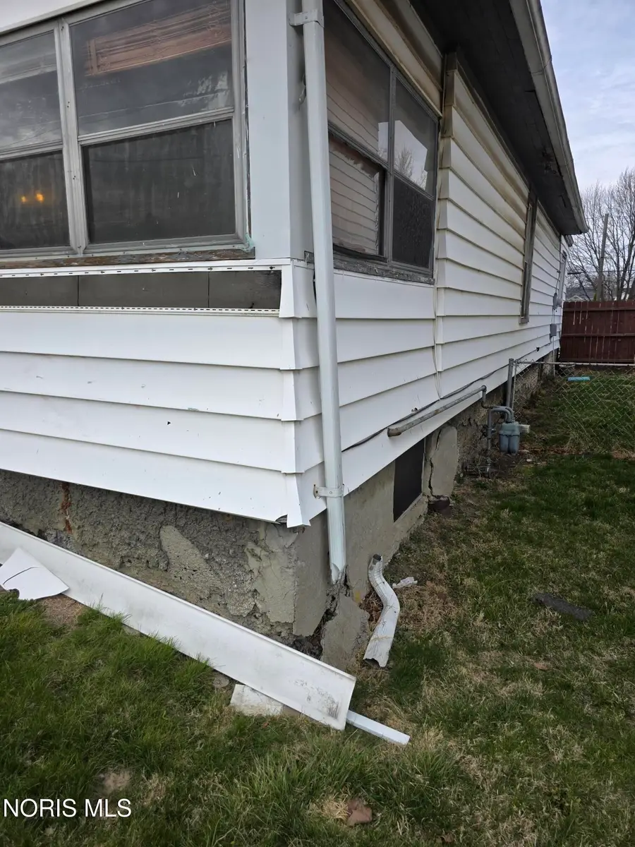 1303 Albert Street, Toledo, OH 43605 - #3