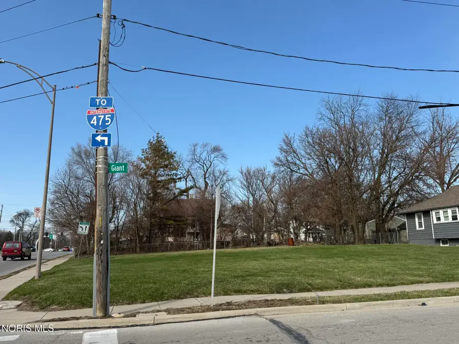 3206 Upton Avenue, Toledo, OH 43613 - #3