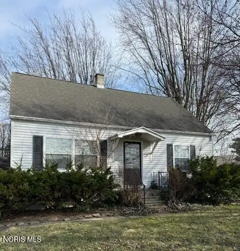 1009 N 5th Street, Fremont, OH 43420 - #1