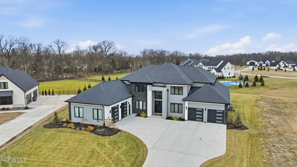 1125 Hunting Creek Drive, Perrysburg, OH 43551 - #1