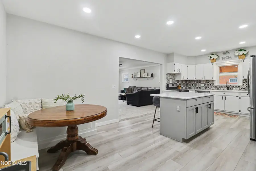 5835 Neill Avenue, Walbridge, OH 43465 - #3