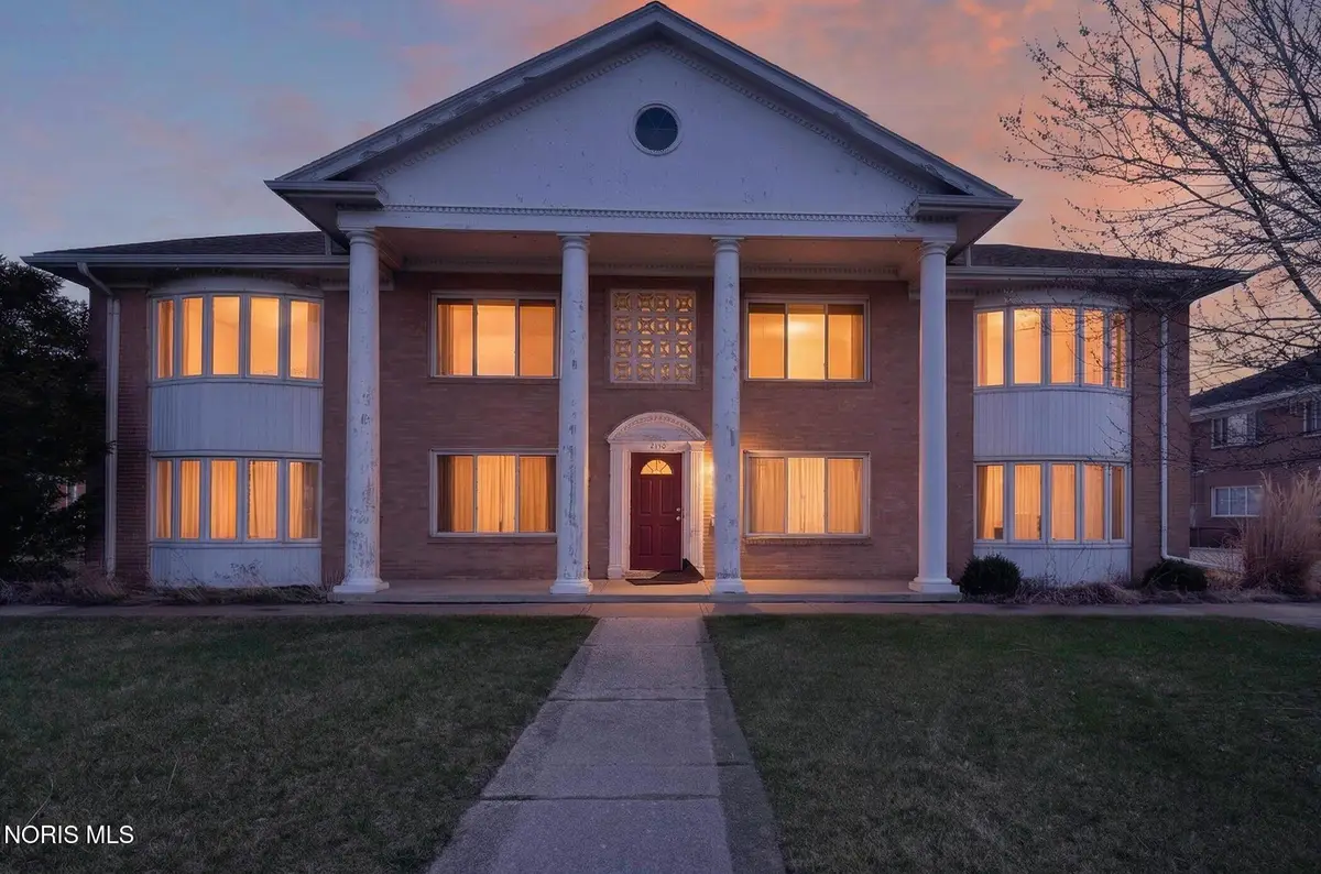 2130 Richards Road, Ottawa Hills, OH 43606 - #1