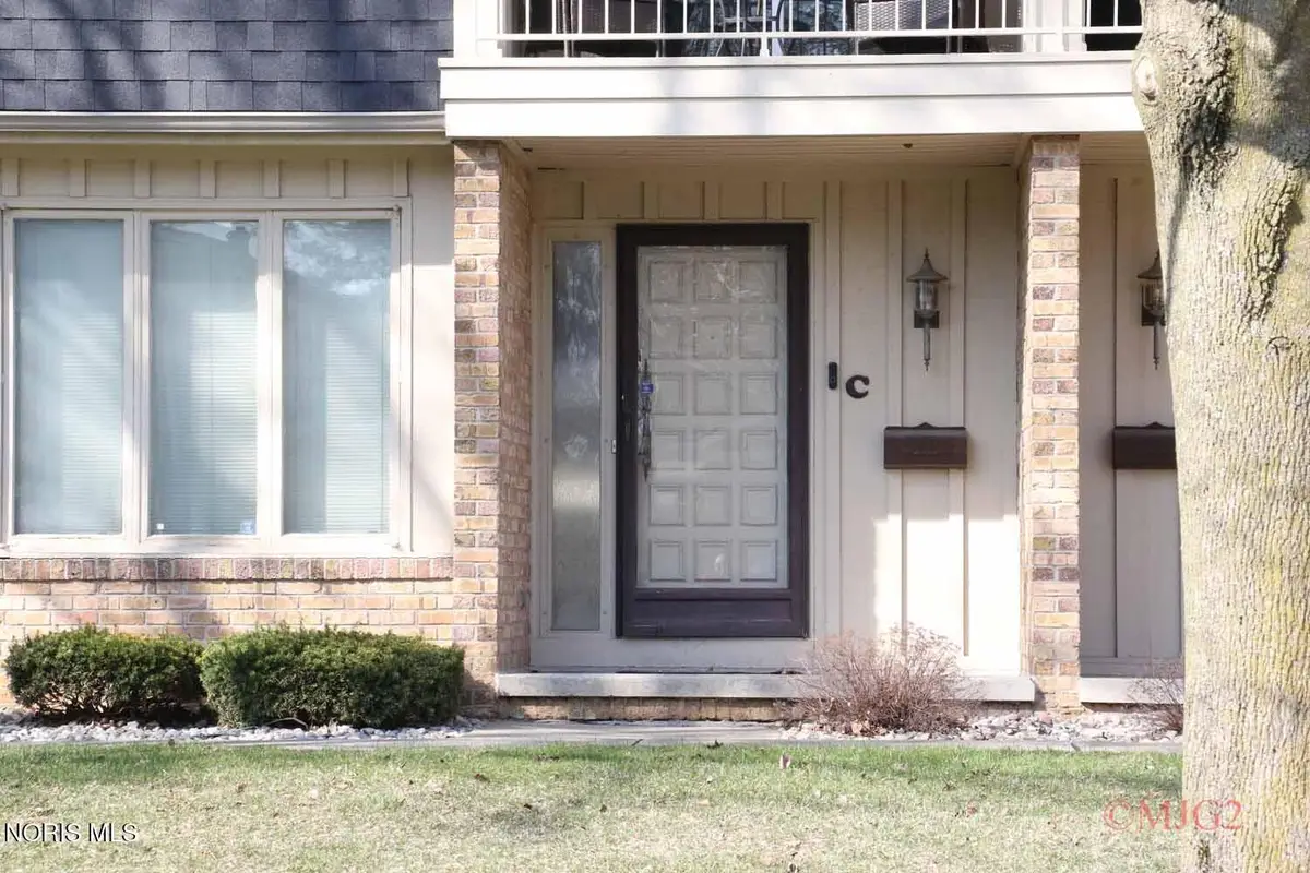 5212 Regency Drive, Toledo, OH 43615 - #1