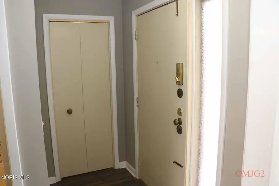 5212 Regency Drive, Toledo, OH 43615 - #3