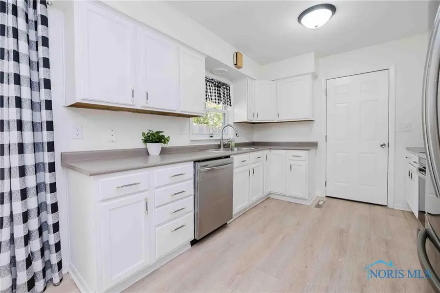 506 Hillcrest Avenue, Findlay, OH 45840 - #2