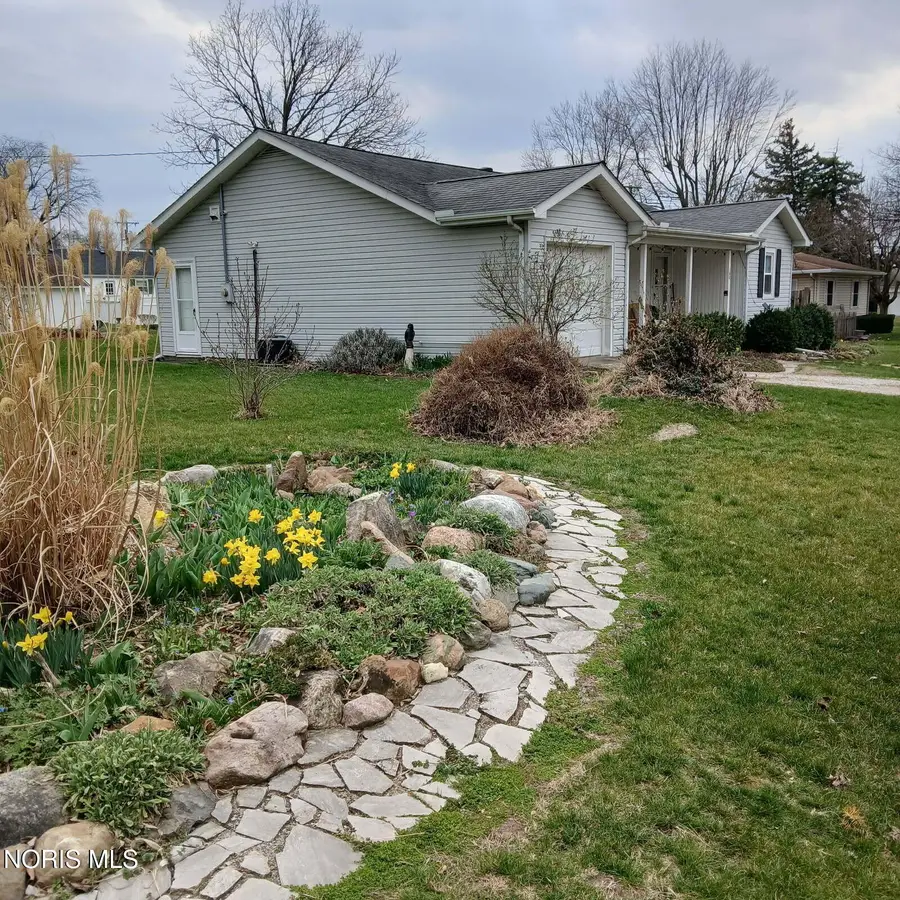 145 W Strong Street, Wayne, OH 43466 - #2