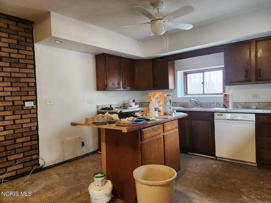 6324 Bapst Avenue, Toledo, OH 43615 - #3