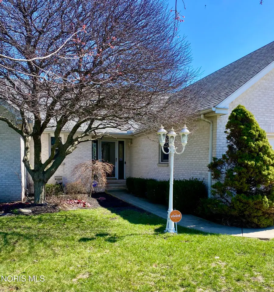 1013 S Lallendorf Road, Oregon, OH 43616 - #2