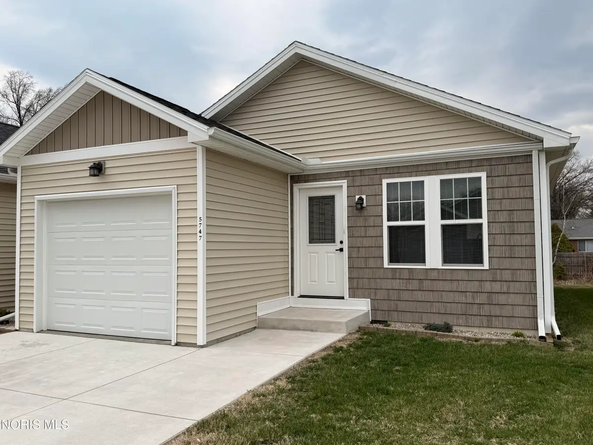 5747 Aurora Place, Sylvania, OH 43560 - #1