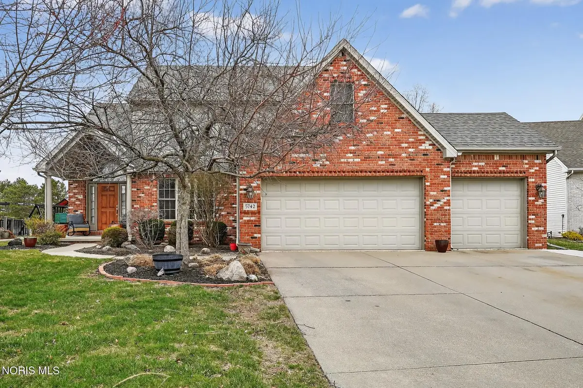 5742 Maple Creek Boulevard, Sylvania, OH 43560 - #1