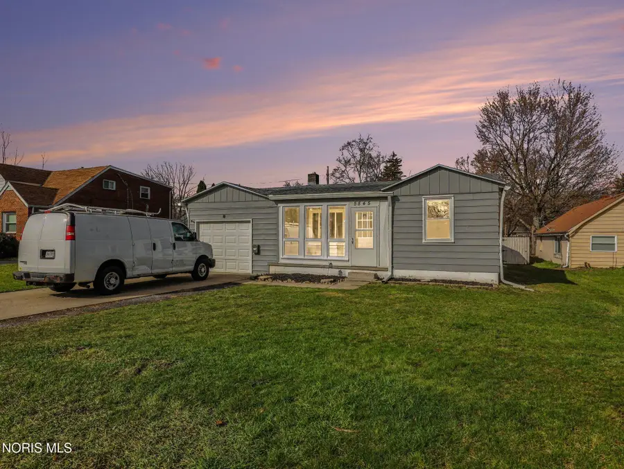 5845 Douglas Road, Toledo, OH 43613 - #2