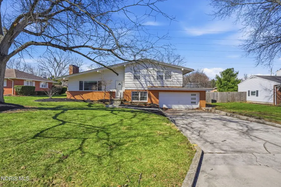 415 Glenview Drive, Fostoria, OH 44830 - #2