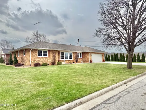 701 W Brentwood Drive, Gibsonburg, OH 43431