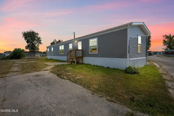 27696 Oregon Road, Perrysburg, OH 43551