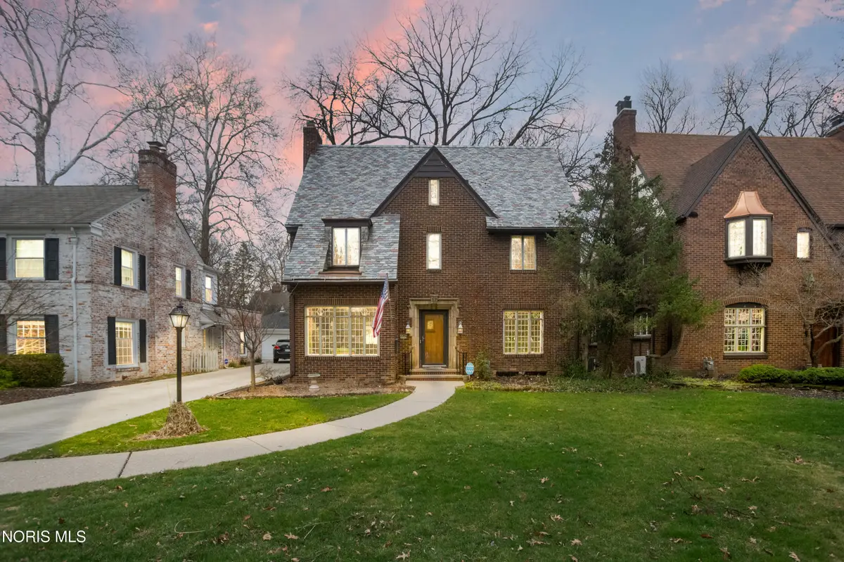 2542 Meadowwood Drive, Toledo, OH 43606 - #1