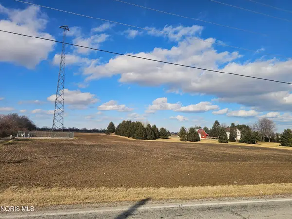 11499 W Portage River South Road, Oak Harbor, OH 43449