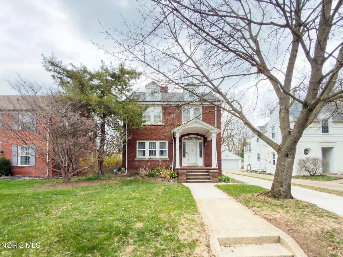 3330 Pelham Road, Ottawa Hills, OH 43606 - #1