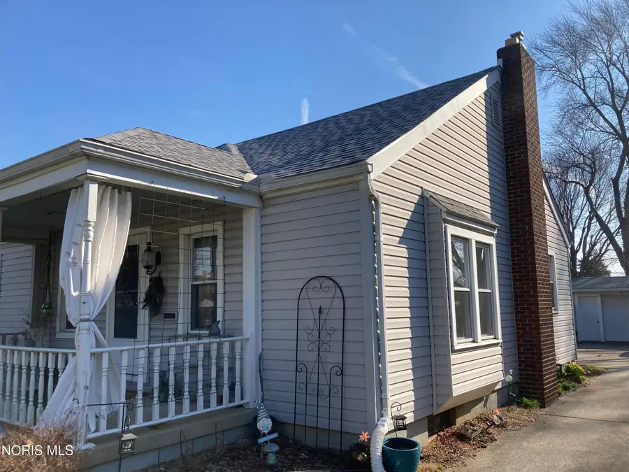 196 Sheffield Street, Bellevue, OH 44811 - #2