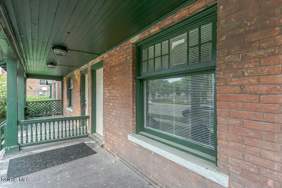 511 W Delaware Avenue, Toledo, OH 43610 - #2