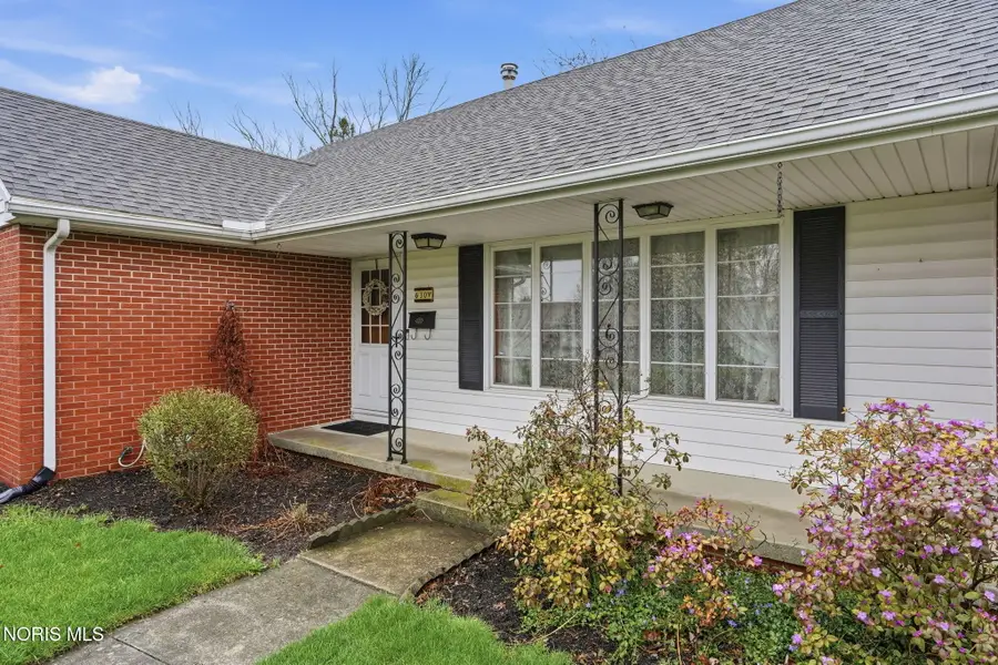 630 Winterhaven Drive, Findlay, OH 45840 - #2