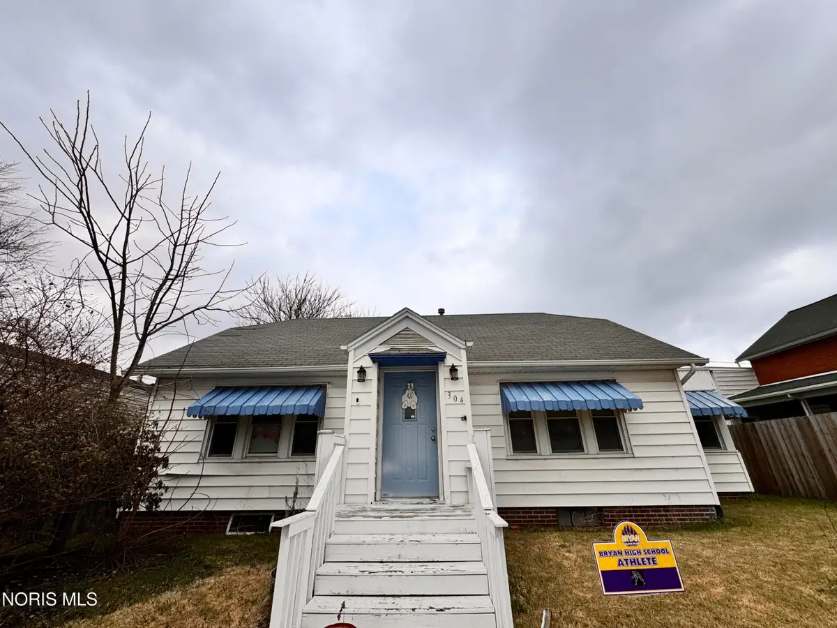 304 Hopkins Street, Defiance, OH 43512 - #1